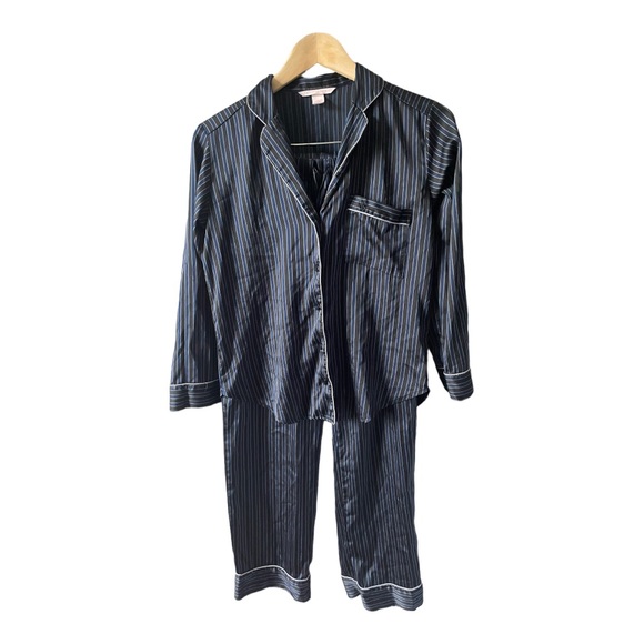 VICTORIA’S SECRET Pinstriped Matching Pajama Set Black and Blue Size Small Short - Picture 1 of 12